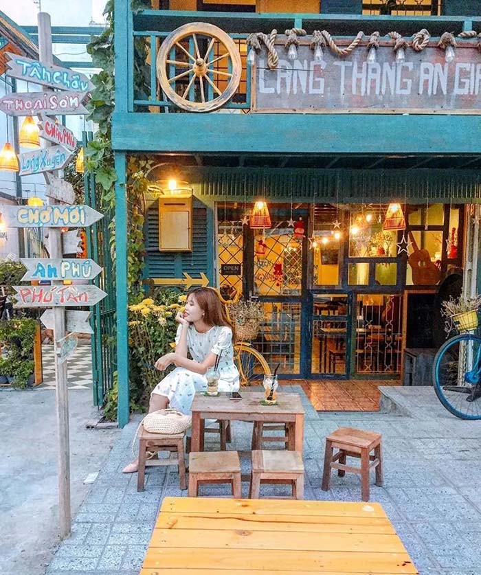 Lang Thang An Giang Cafe với không gian vintage