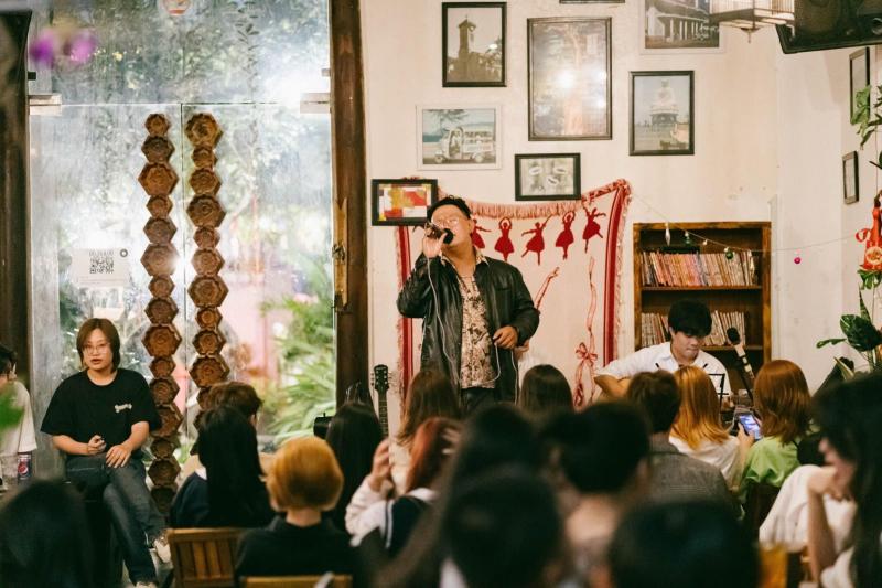 The Storytellers quán cafe acoustic ở Nha Trang với phong cách vintage kể chuyện