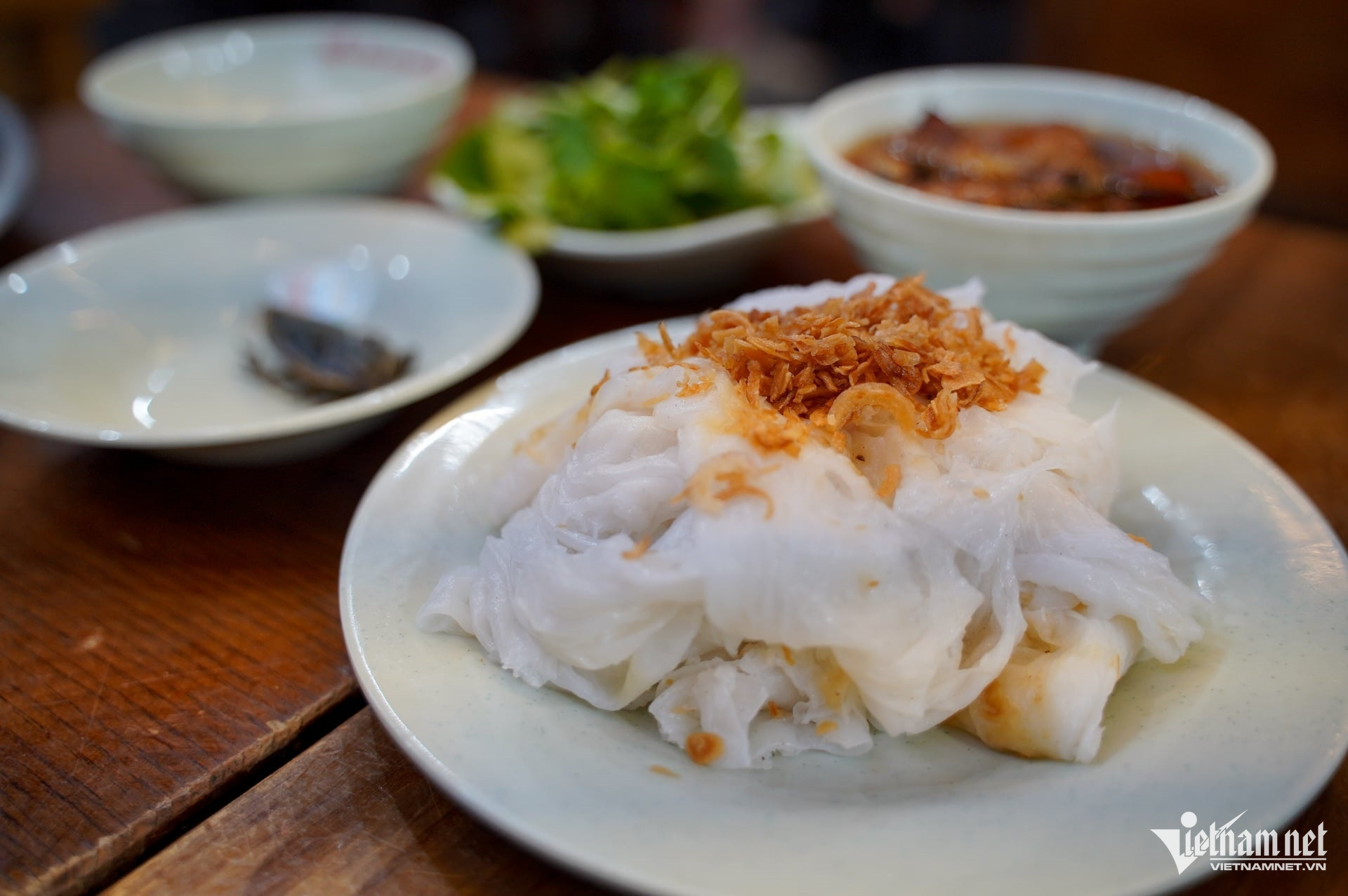 Cà cuống hấp đặc biệt tại bánh cuốn Bà Hoành