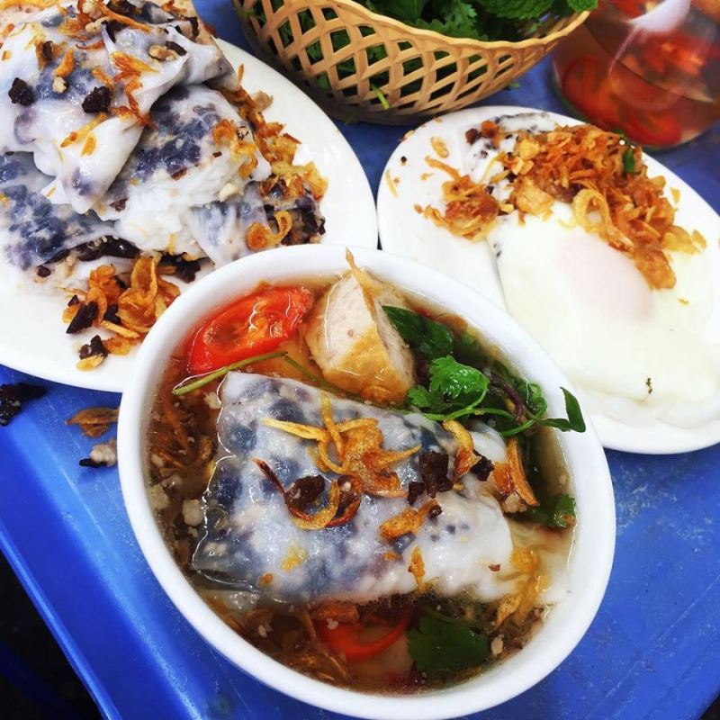 Bánh cuốn bà Xuân - quán bánh cuốn ở Hà Nội gia truyền cối đá