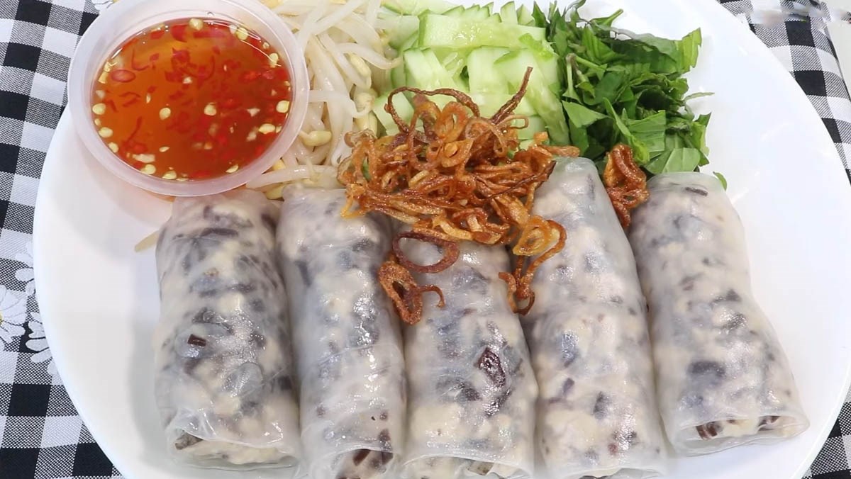 Không gian ấm cúng tại Bánh Cuốn Đức Hạnh