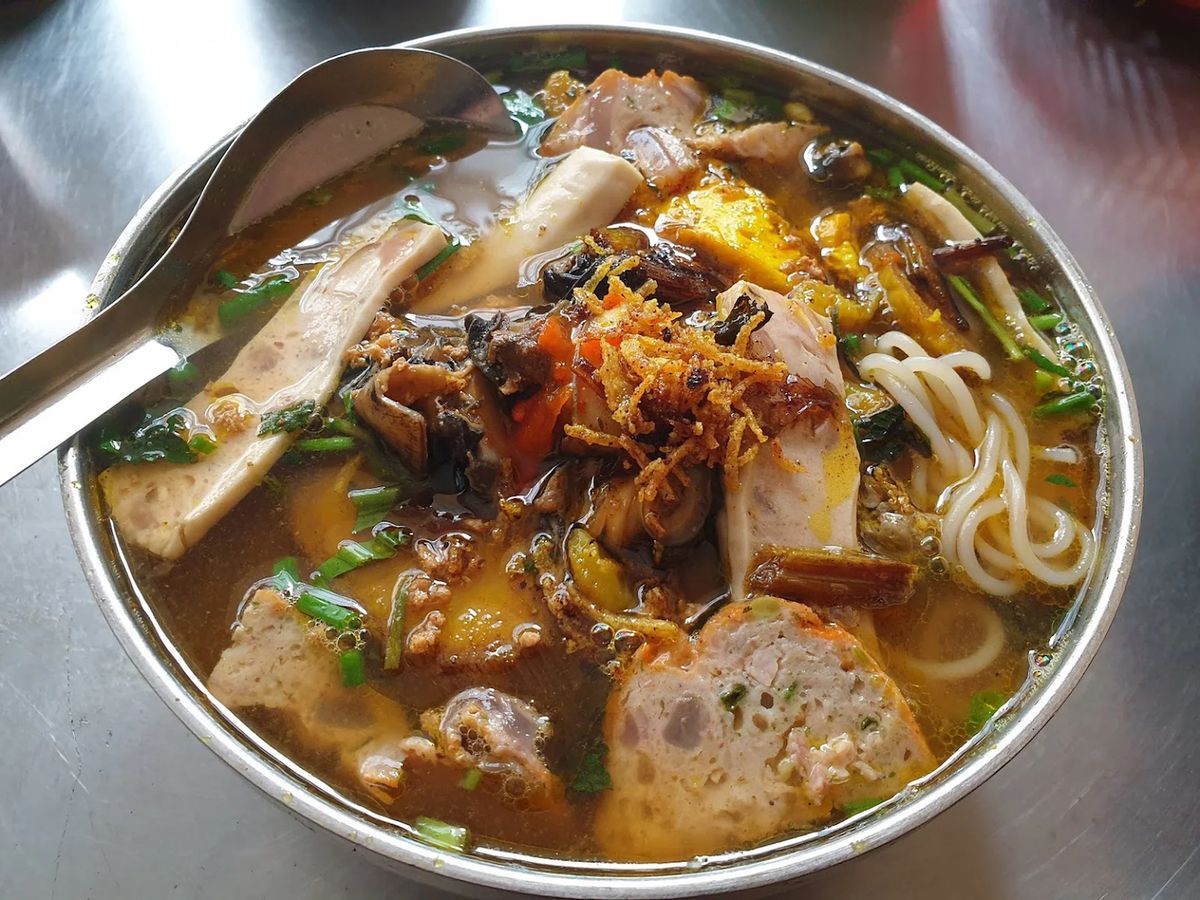 Bún ốc cô Lan đậm vị truyền thống