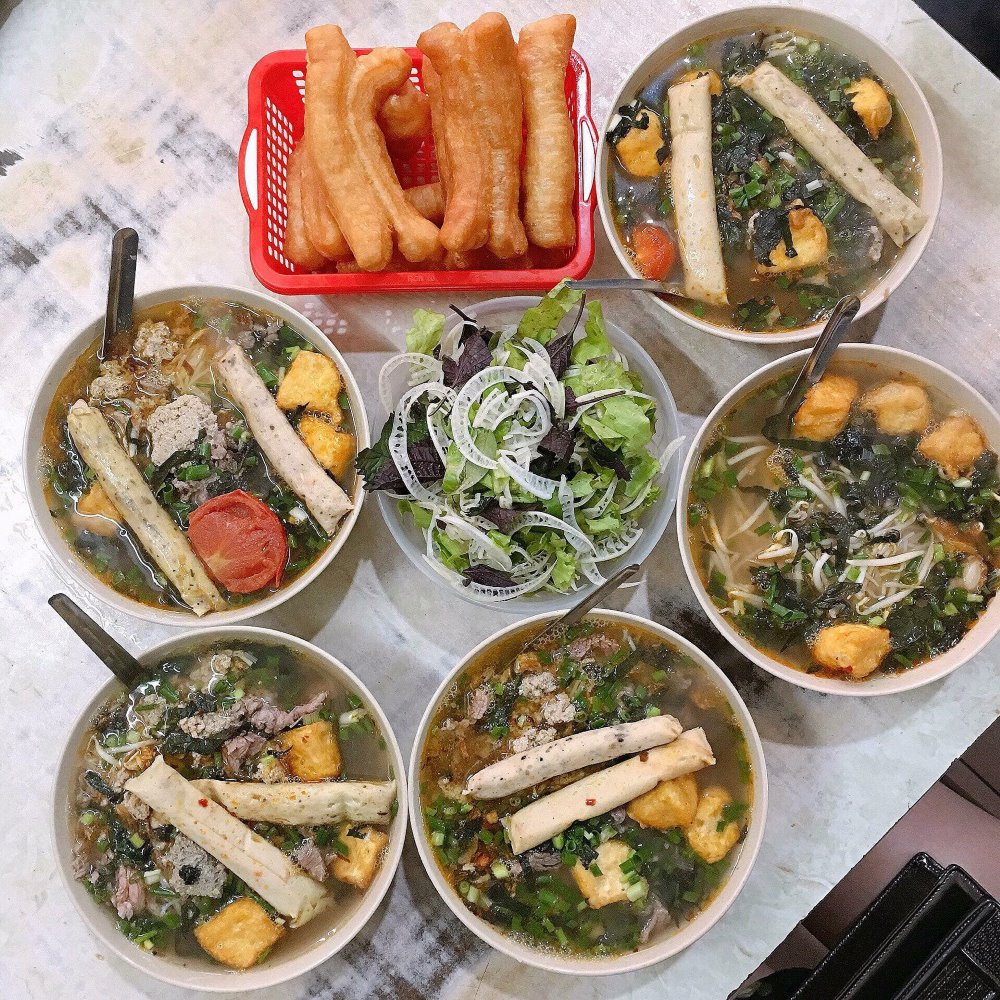 Thực đơn đa dạng tại bún ốc cô Béo