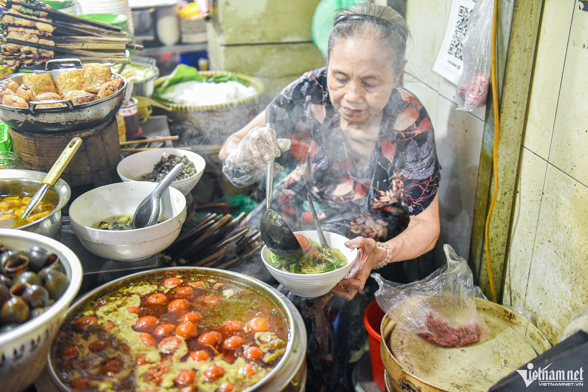 Bún ốc bà Nhung nguyên liệu tươi mỗi ngày