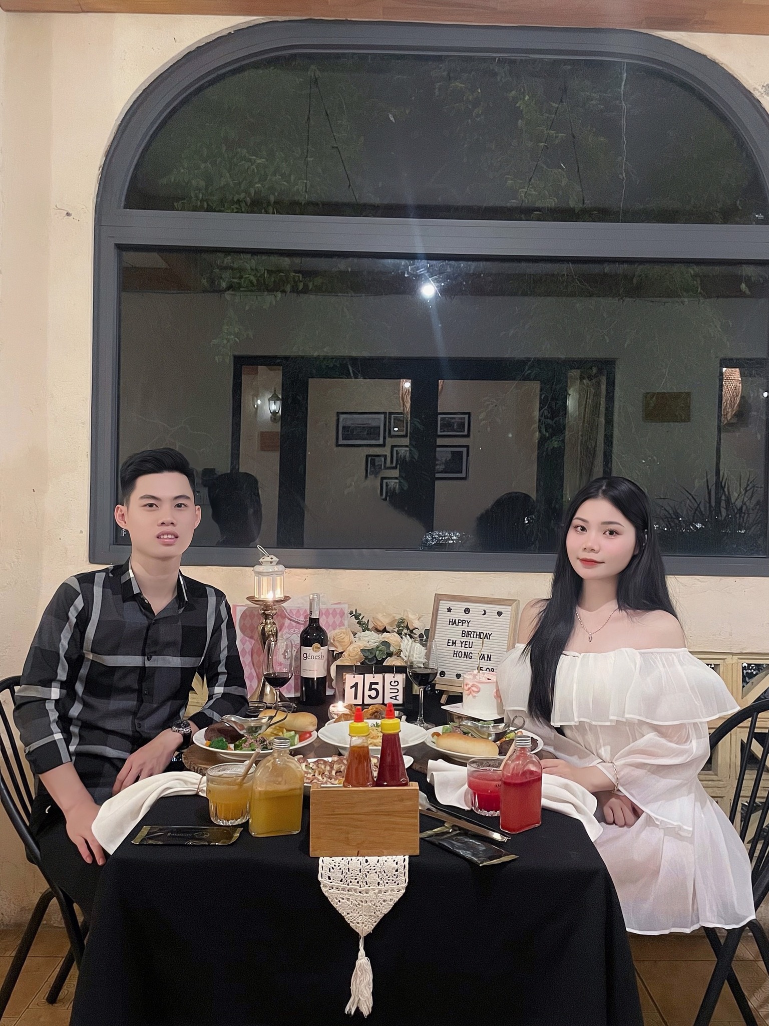 quán cà phê ở Buôn Ma Thuột Amour Bistro sang trọng