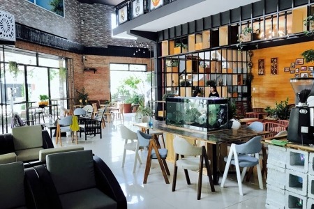 quán cà phê ở Buôn Ma Thuột Phố Việt Coffee karaoke