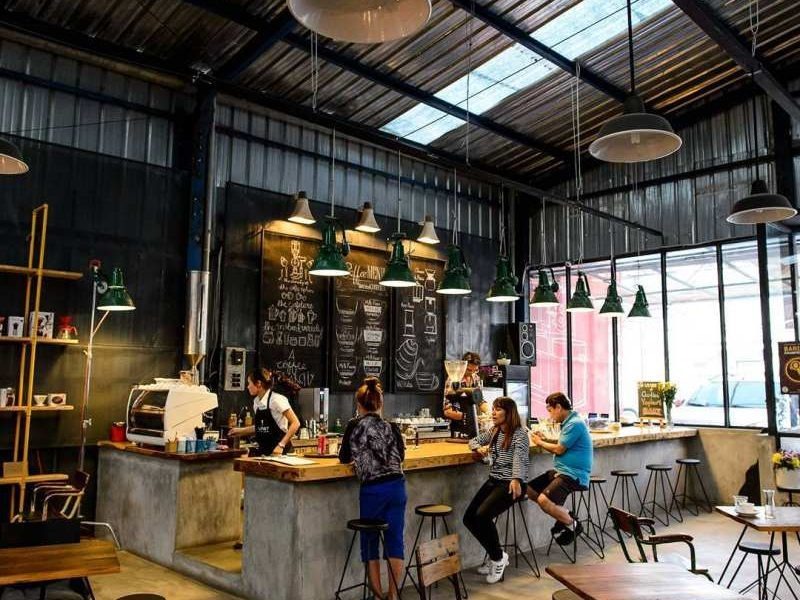 Là Việt Coffee phong cách công nghiệp với tầm nhìn phố Đà Lạt