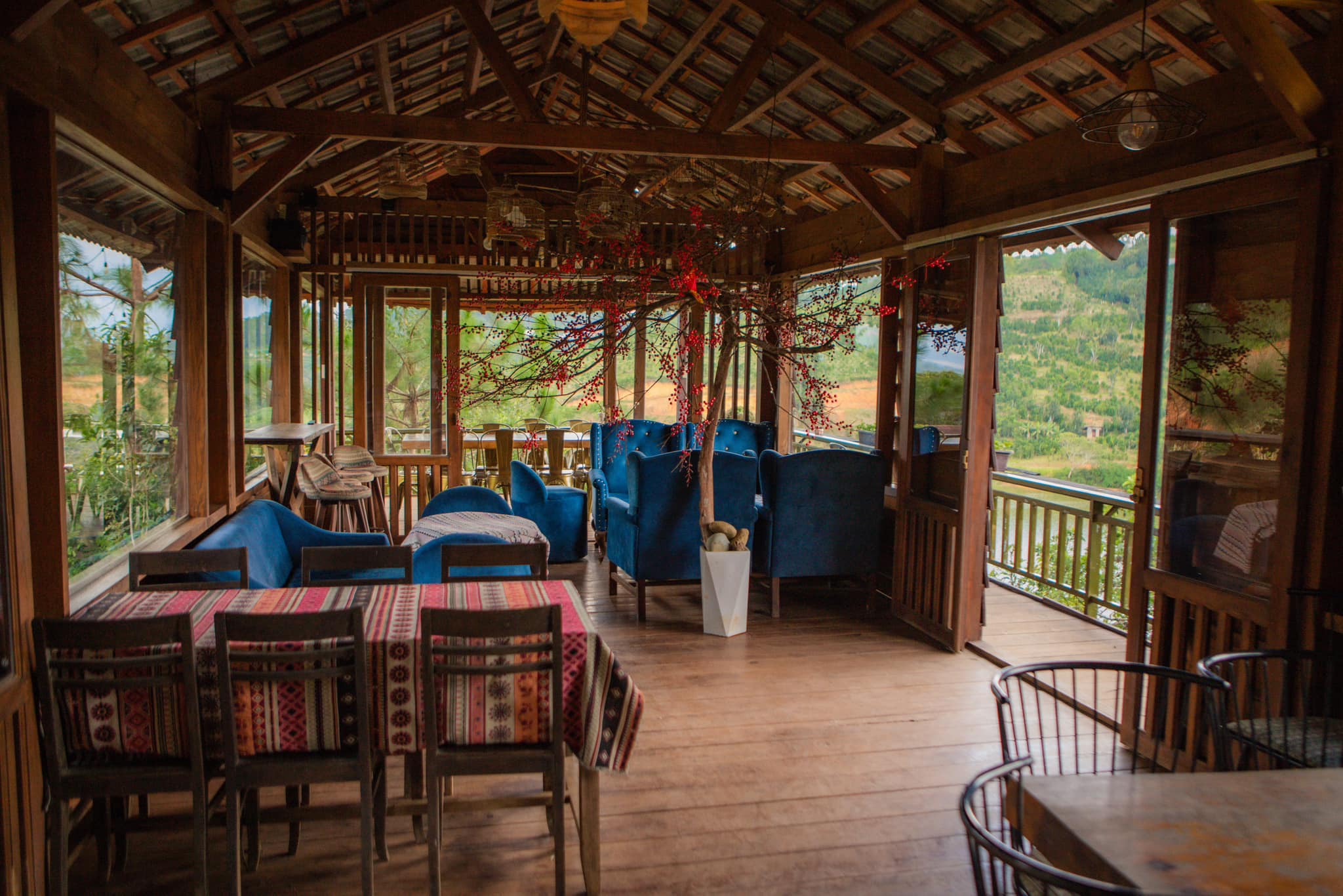 Mộc Trà Farm với trang trại hữu cơ và hồ nước tự nhiên