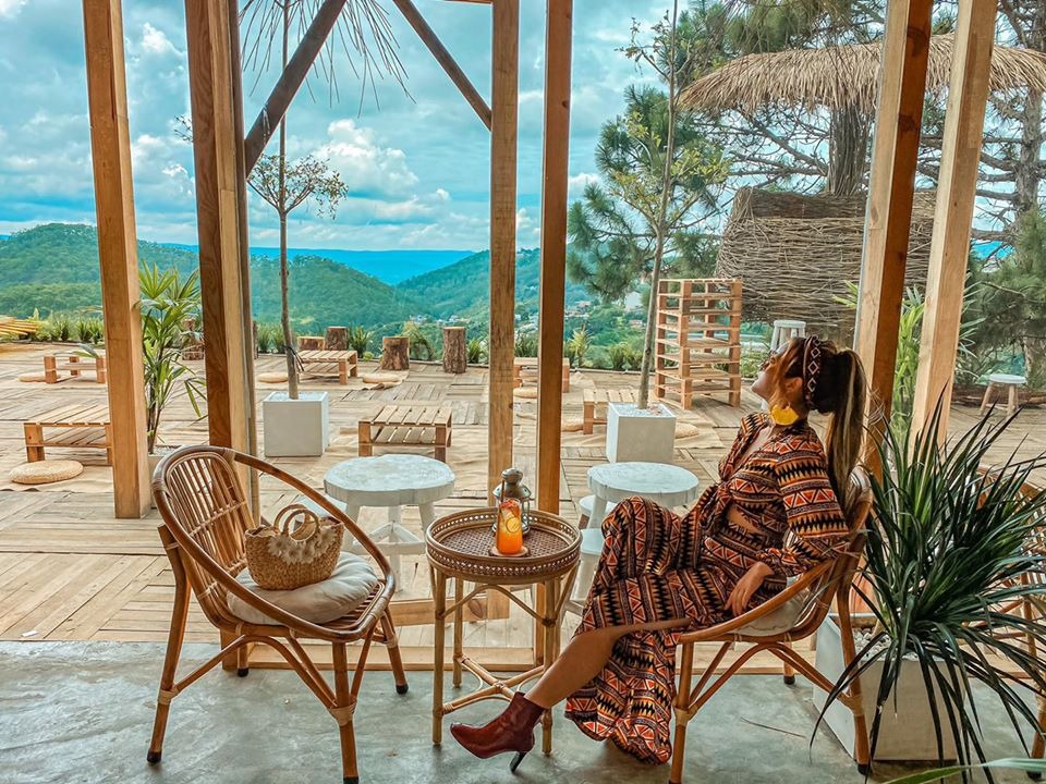 The Hillside - quán cafe Đà Lạt phong cách Bohemian với giường bali và tổ chim