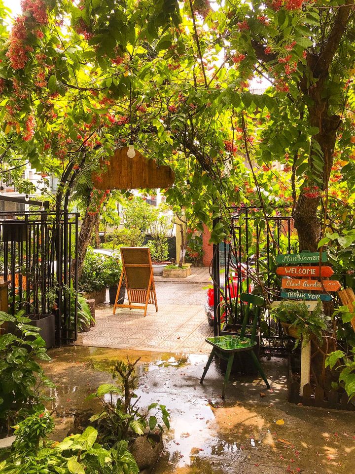 Khu vực ghế lười nhiều màu sắc tại Cloud Garden