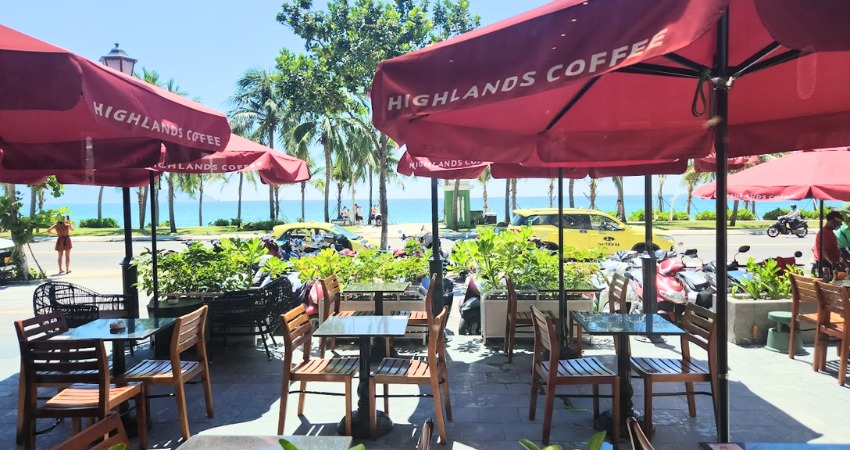 Highlands Coffee chi nhánh view biển Võ Nguyên Giáp