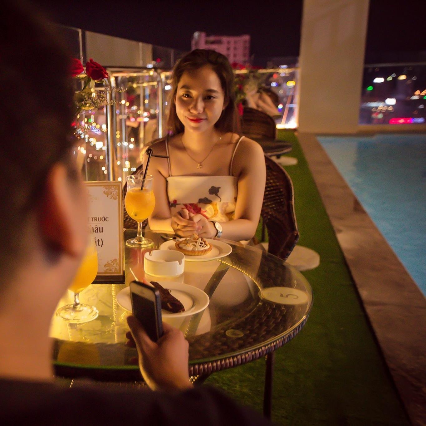 Sân ngoài trời tại Sunset Bar