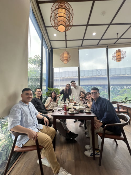 Không gian ấm cúng bên trong nhà hàng Vị An
