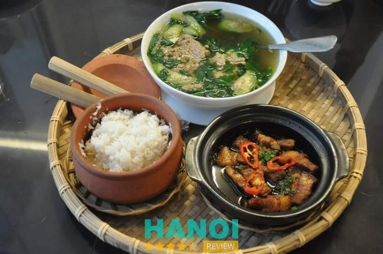 Cơm niêu Cô Hai, quán cơm niêu ở Hà Nội với không gian xanh mát