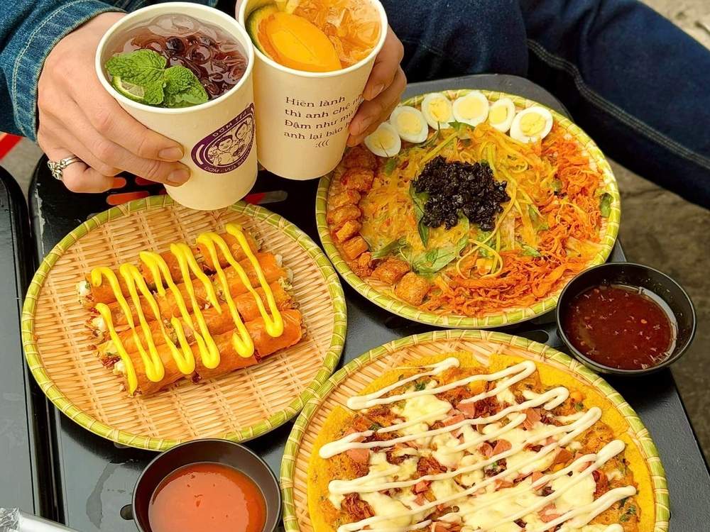 Mâm bánh tráng đặc sắc tại Dơm