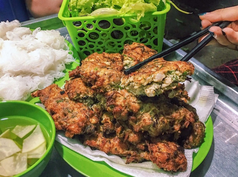 Chả rươi Gia Ngư - ăn vặt Hà Nội đặc sản mùa thu với rươi tươi