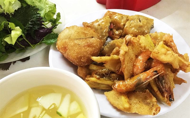 Bánh gối bánh rán mặn Lý Quốc Sư - ăn vặt Hà Nội giòn rụm thơm ngon