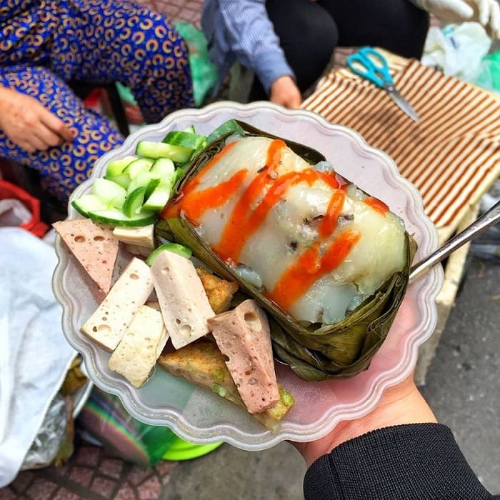 Bánh giò chợ Nguyễn Công Trứ - ăn vặt Hà Nội truyền thống dân dã