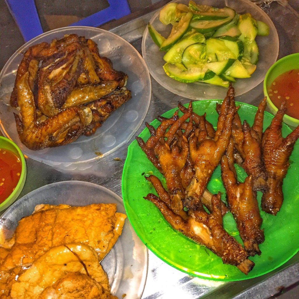 Chân gà nướng mật ong thơm ngon tại A Phương Hà Nội