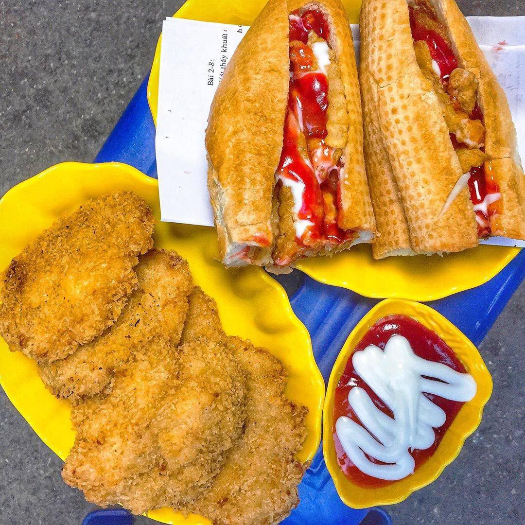 Bánh mì nem khoai độc đáo thơm ngon tại Hương Viên Hà Nội