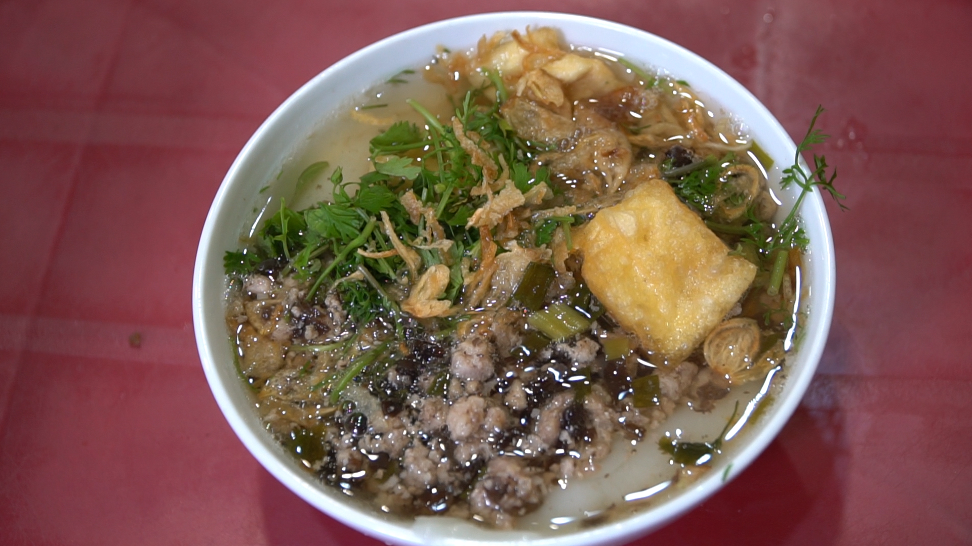 Tô bánh đúc nóng hổi