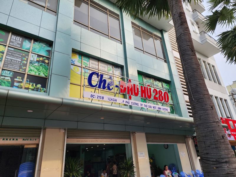Chè Thái Lan 280 với hoa quả tươi ngon