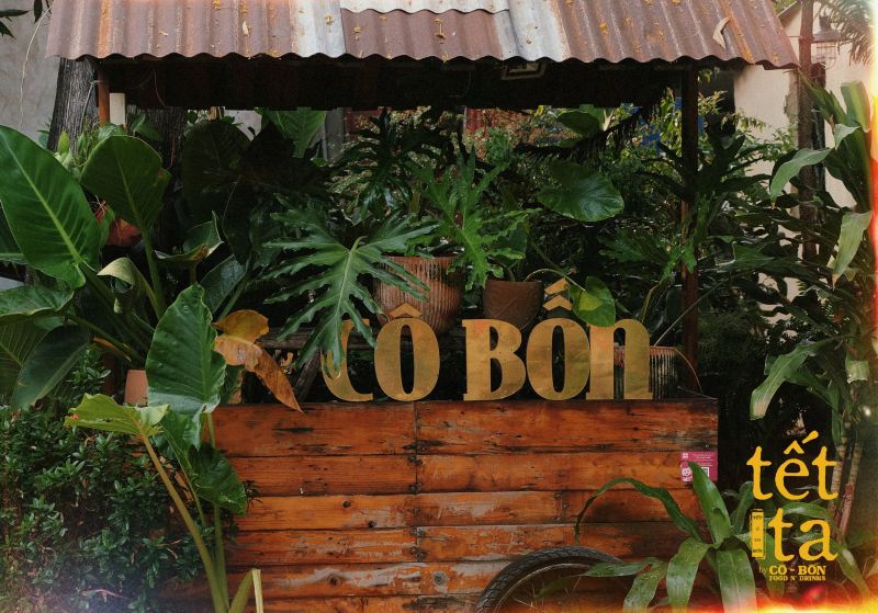 Không gian retro độc đáo của Cô Bốn