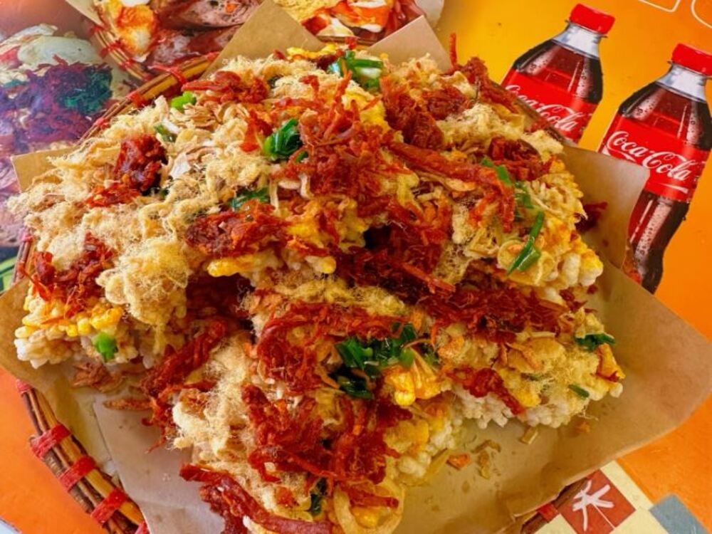 Bánh mì nướng muối ớt thơm ngon tại Chà Bá Lửa
