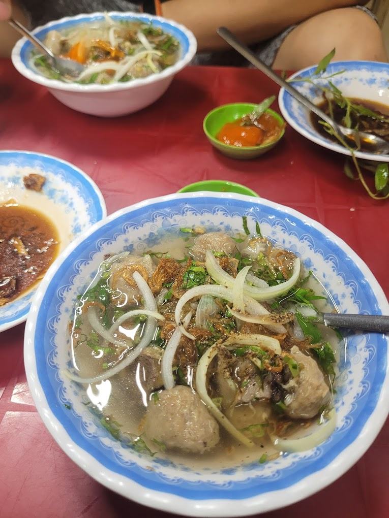 Há cảo Bé Giàu với nước chấm xí muội