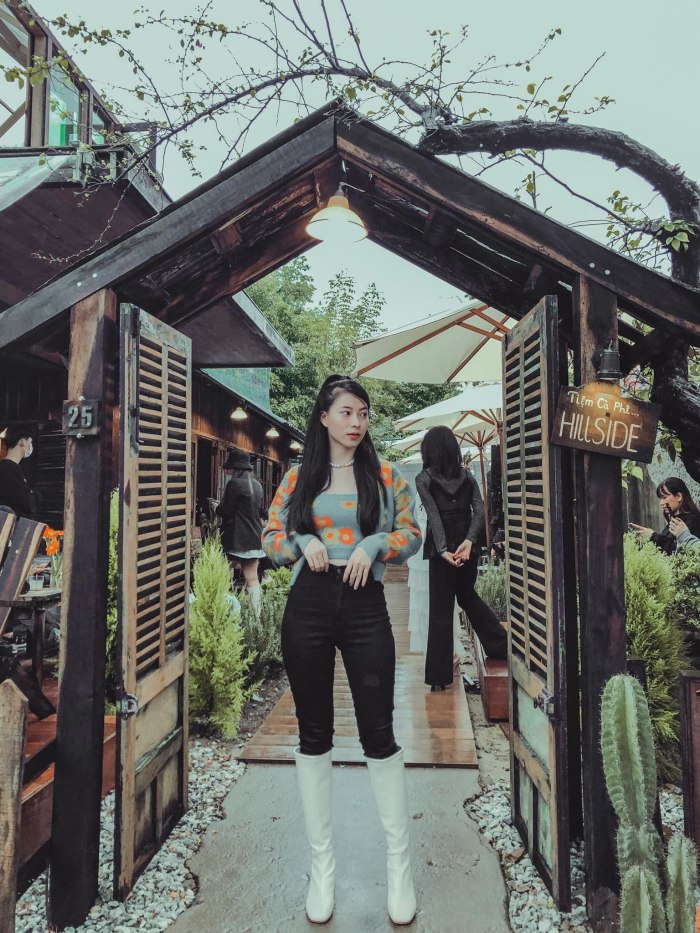 Hillside Coffee decor Noel phong cách Đà Lạt