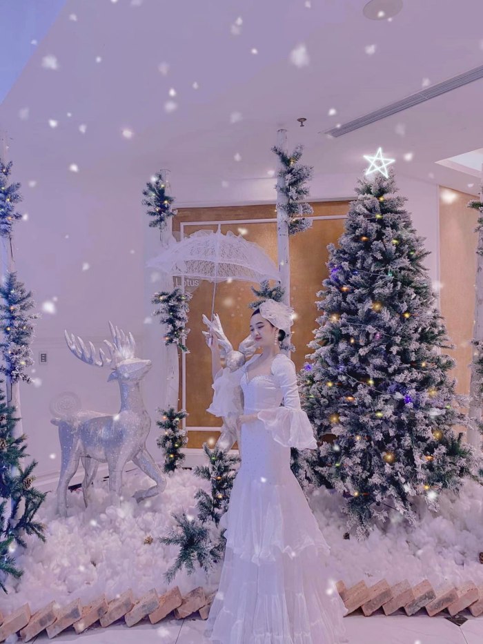 White Lotus Coffee check-in Giáng sinh tuyệt đẹp