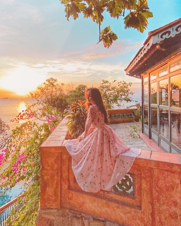 Binh An Cafe - cafe view biển vũng tàu phong cách cung đình