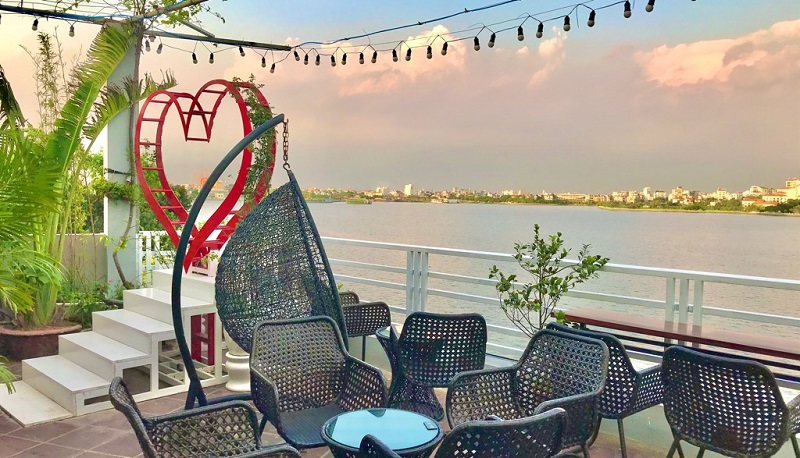 Không gian cổ điển và lãng mạn của Flamant Bistro