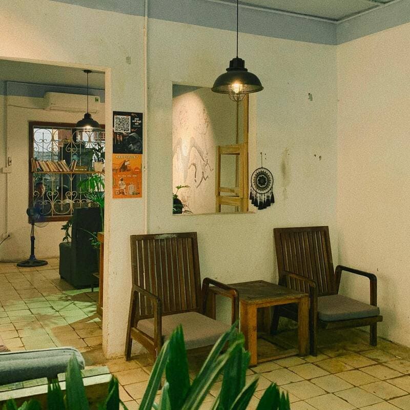 Suỵt Kafe - quán cafe mèo phong cách vintage