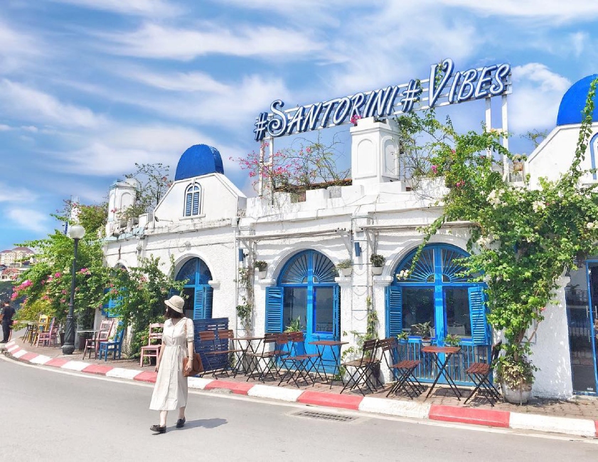 Góc sống ảo đậm chất Địa Trung Hải tại Santorini Vibes