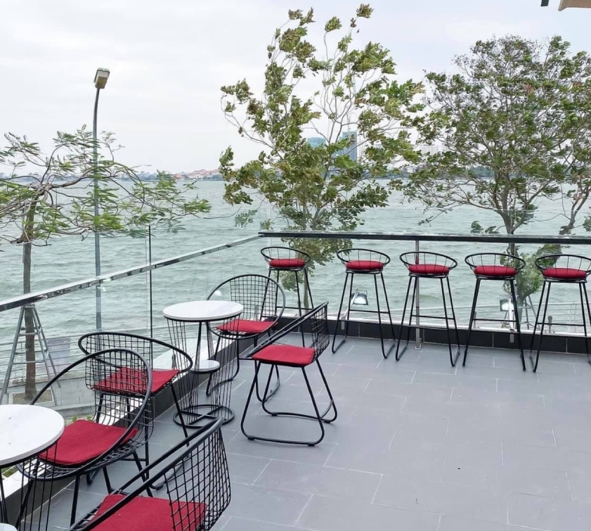 Không gian tối giản và hiện đại của Orey Coffee & Tea