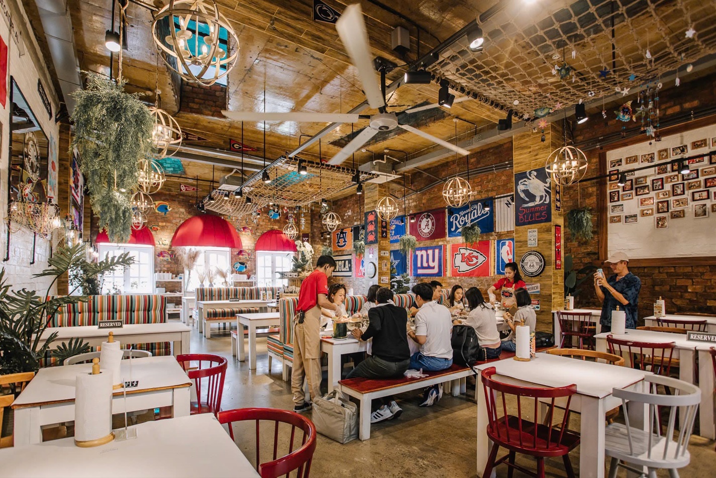 Cơm ghẹ Phú Quốc tại Crab House với không gian ấm cúng