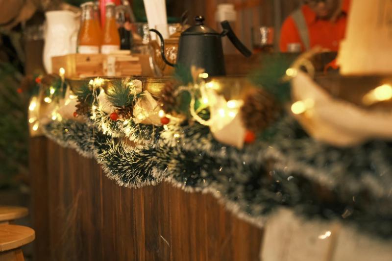 Củ đi Lạc cafe trang trí Giáng sinh retro