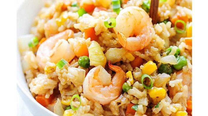 Cơm Hai Lang - quán cơm chiên ở Vũng Tàu nổi tiếng với hải sản tươi ngon