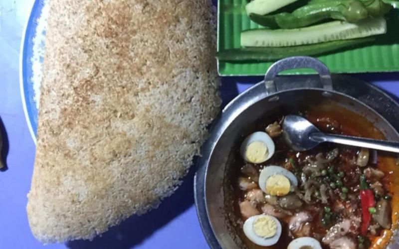 Cơm cháy kho quẹt và sò ốc tại 61 Phan Đình Phùng