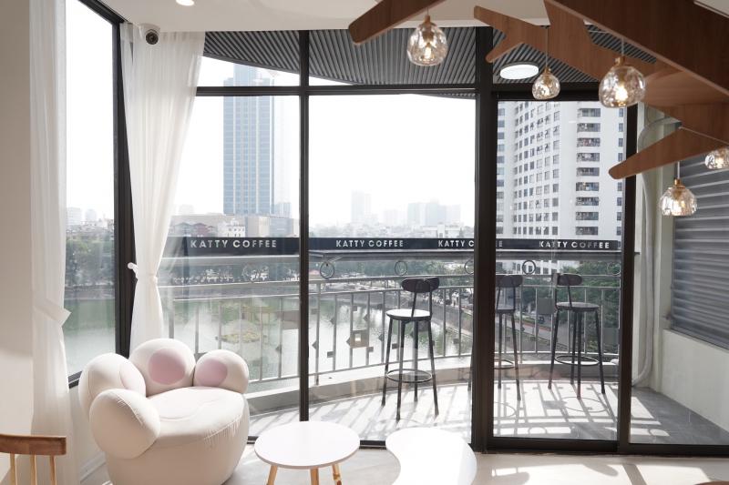 KATTY Coffee - quán cafe mèo phong cách hiện đại
