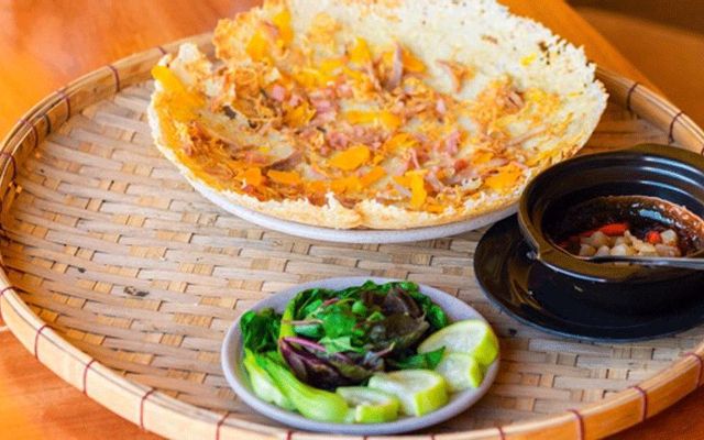 Cơm cháy chà bông trứng muối tại Má Bảy Cần Thơ