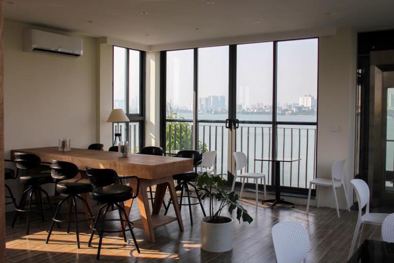 Không gian ngập tràn ánh sáng tự nhiên tại Meer Coffee