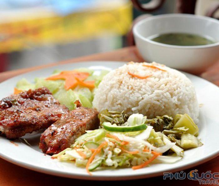 Quán cơm Minh Đức bình dân