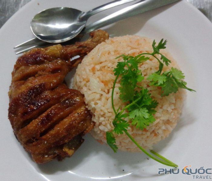 Cơm gà xối mỡ Quang Vinh