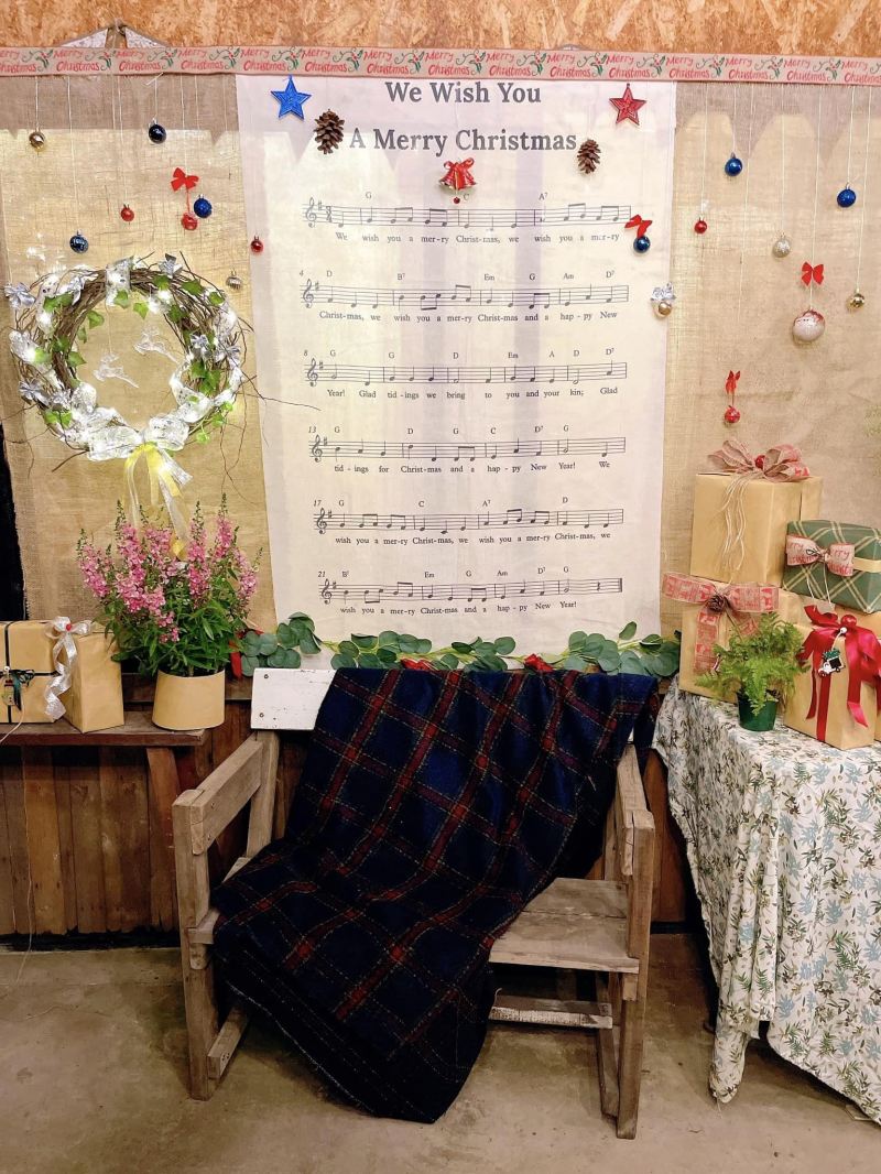 Tiệm Cà Phê Khoảnh Khắc trang trí Noel lung linh