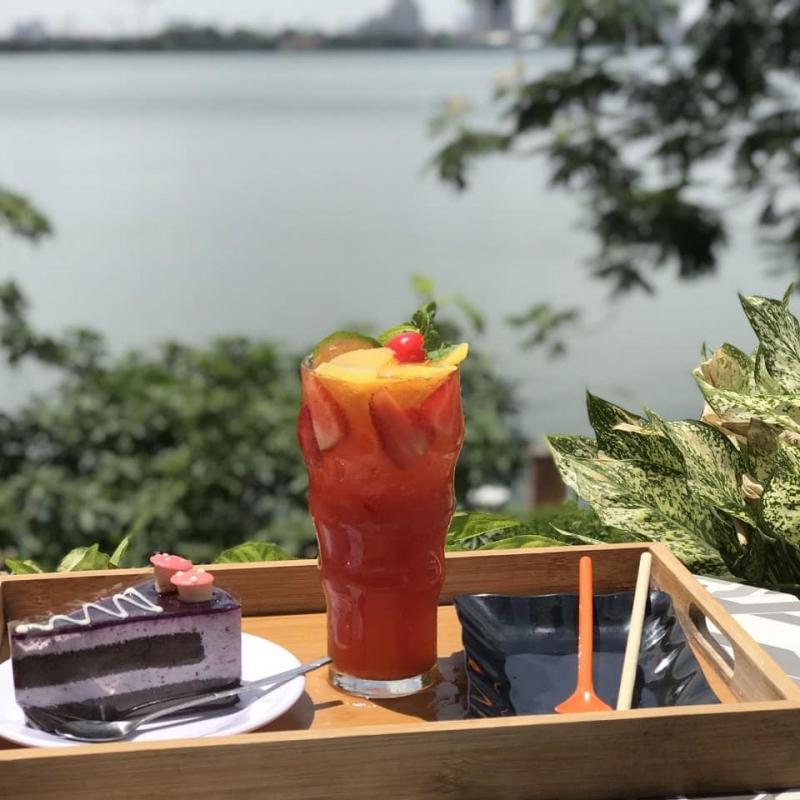 Tony's Coffee view Hồ Tây