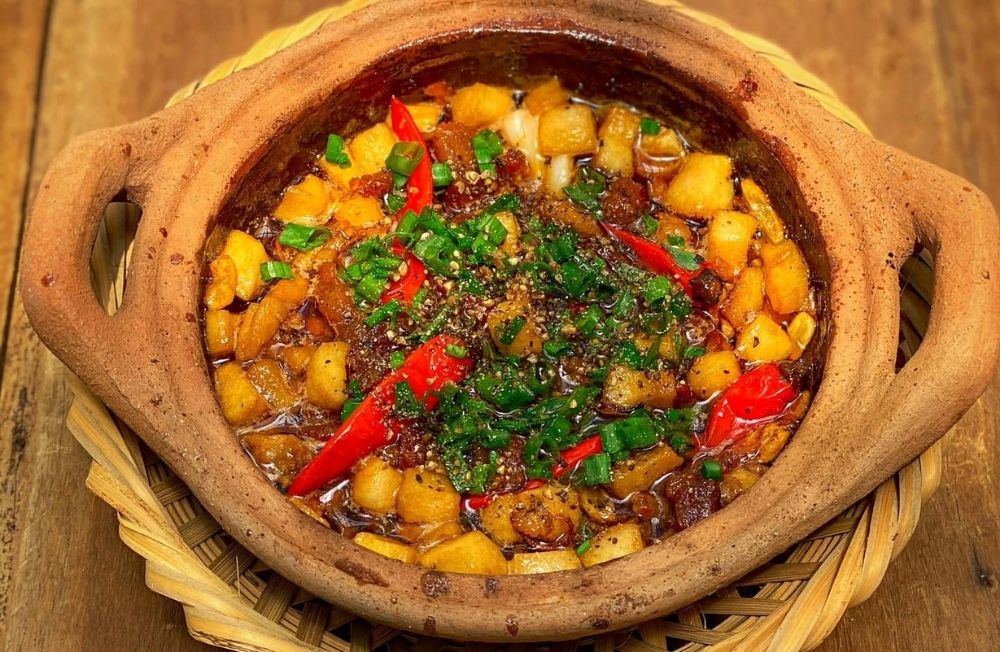 Cơm cháy kho quẹt tại La Cà Quán sân vườn