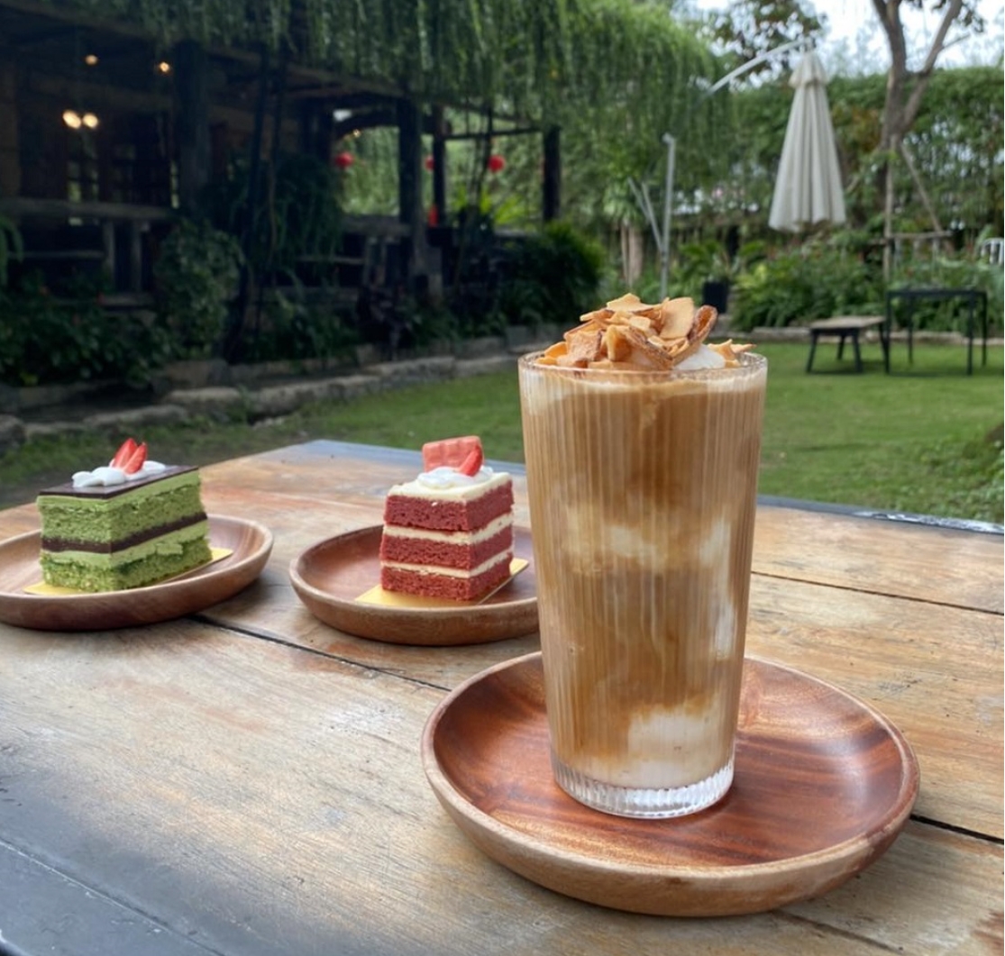 AnBa Cafe Phú Quốc không gian xanh