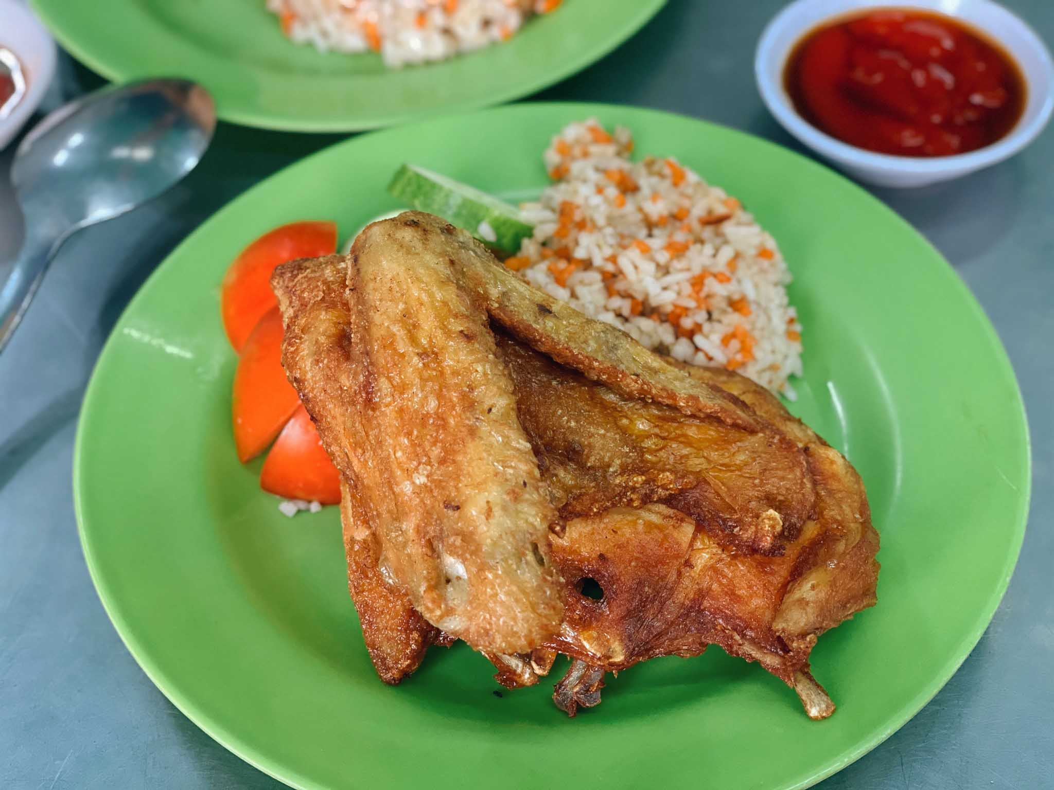 Cơm gà Lão Hương Thân với công thức độc quyền